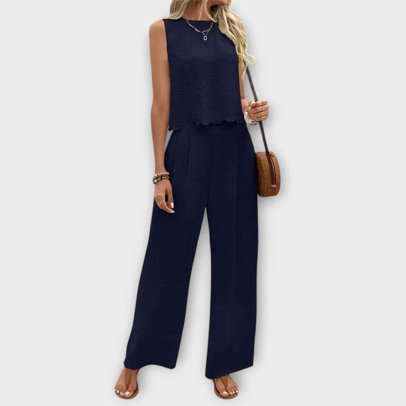 Ensemble été deux pièces chic – Gilet à pétales et pantalon femme
