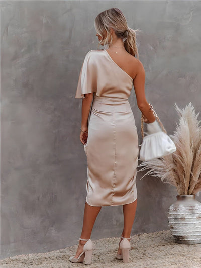 Kyra™ | Robe en soie élégante avec fente subtile