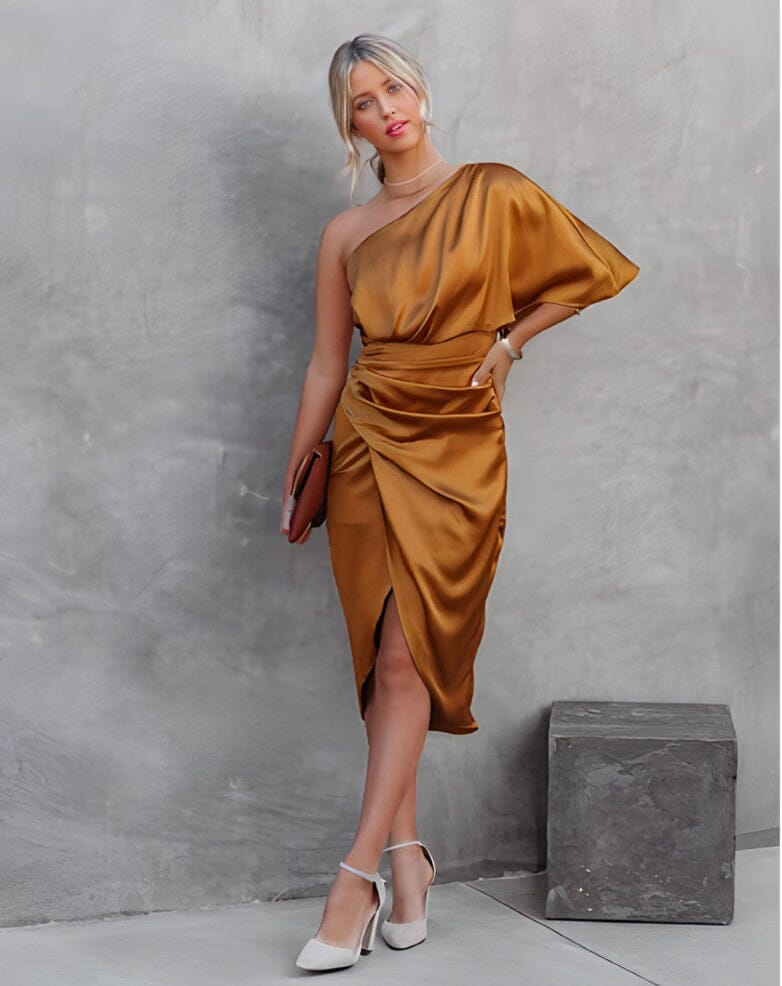 Kyra™ | Robe en soie élégante avec fente subtile